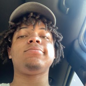 Meet your Posher, Elias